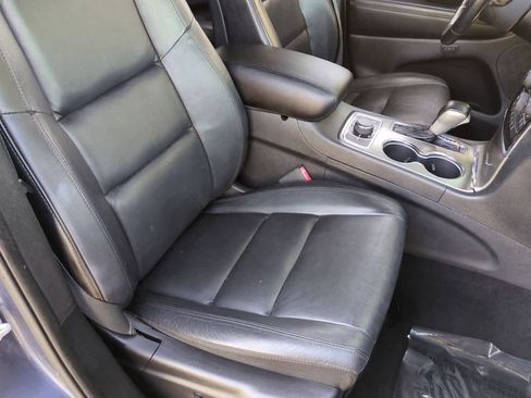 Used 2020 Jeep Grand Cherokee Limited image 23