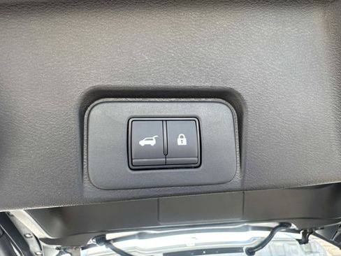 New 2025 Nissan Rogue SV FWD image 22
