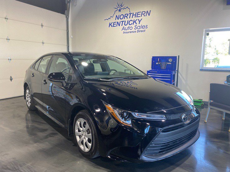 Used 2026 Toyota Corolla LE FWD image 1
