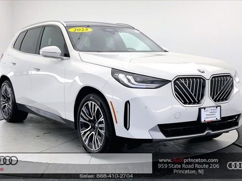 Used 2025 BMW X3 xDrive30i w/ Premium Package image 1