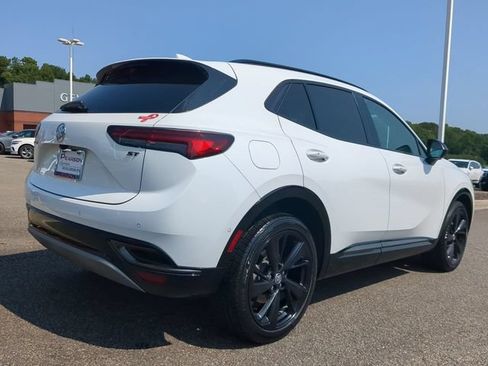 Used 2022 Buick Envision Essence w/ Technology Package II FWD image 4