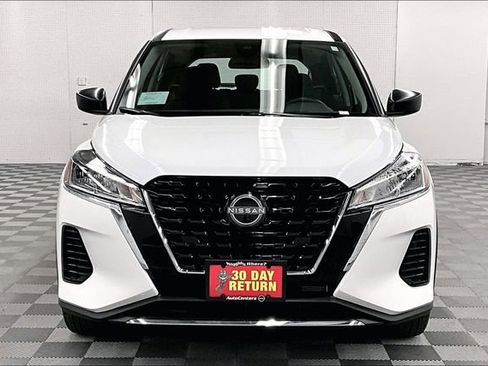 New 2025 Nissan Kicks Play S FWD image 16