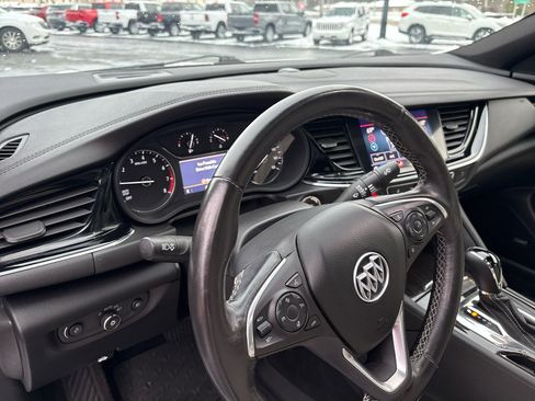 Used 2019 Buick Regal Avenir w/ Driver Confidence Package II image 7