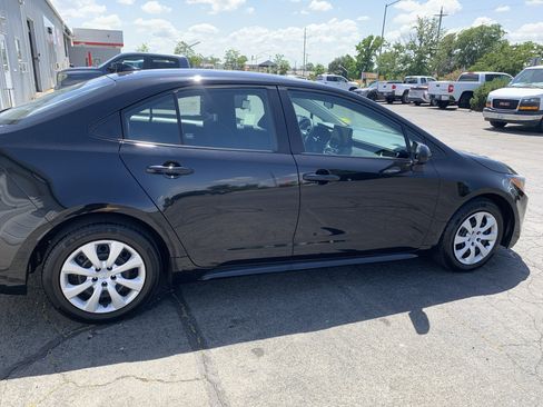 Used 2024 Toyota Corolla LE FWD image 6