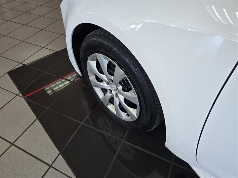 Used 2025 Toyota Corolla LE FWD image 32