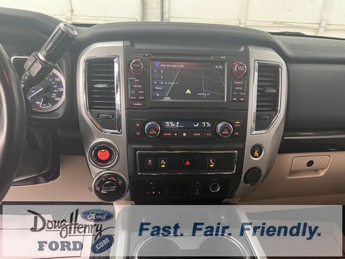 Used 2017 Nissan Titan SV image 38