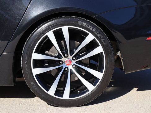 Used 2019 Jaguar XJ L Portfolio image 59