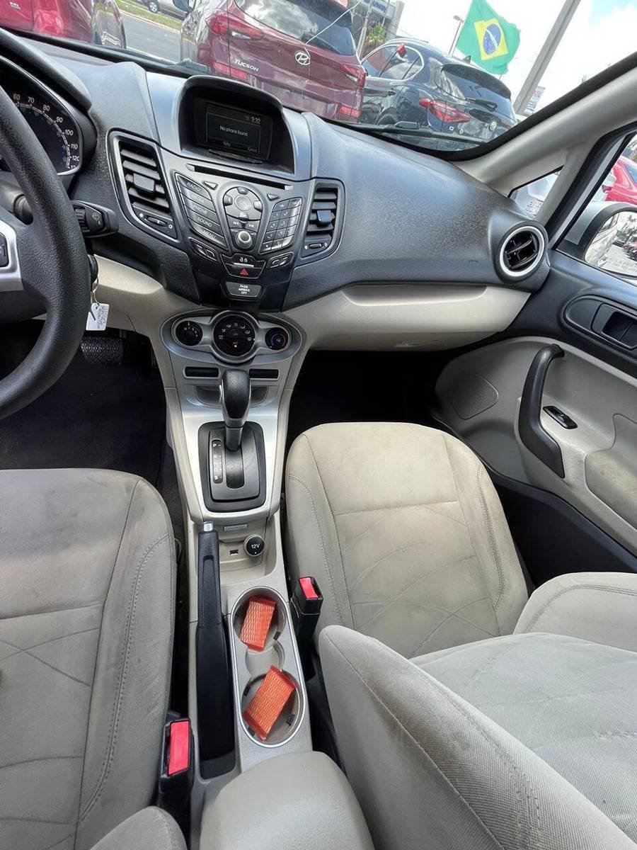 Used 2019 Ford Fiesta SE FWD image 5