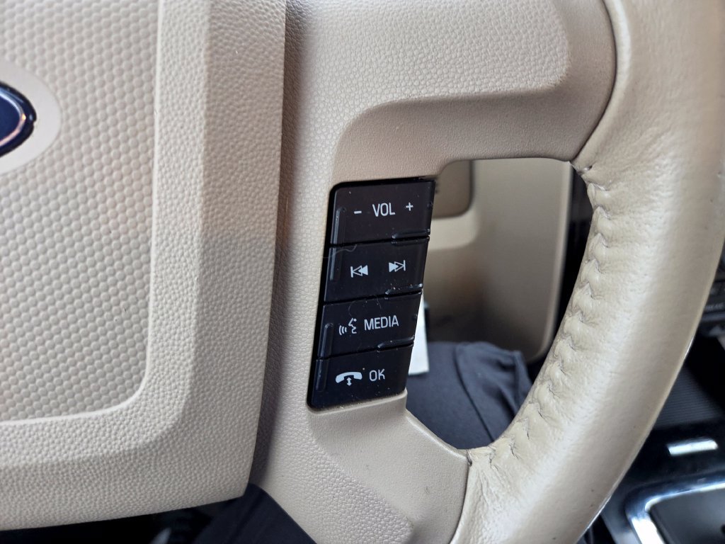 Used 2010 Ford Escape Limited AWD/4WD image 13