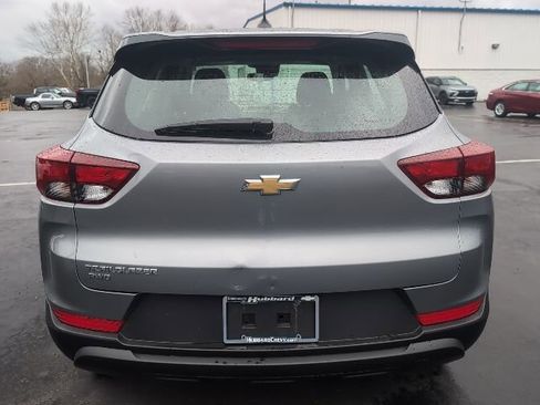 Used 2023 Chevrolet TrailBlazer LS image 2