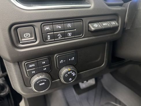 Used 2024 Chevrolet Suburban High Country AWD/4WD image 12