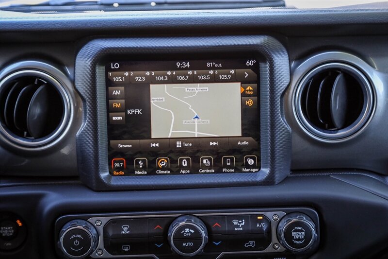 Used 2018 Jeep Wrangler Unlimited Sahara AWD/4WD image 19