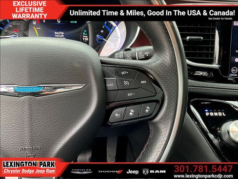 Used 2020 Chrysler Pacifica Limited FWD image 12
