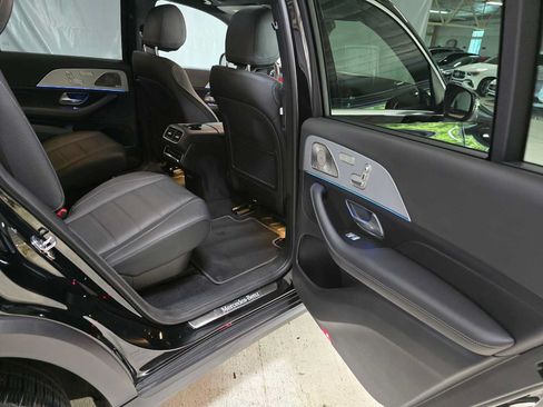Certified 2025 Mercedes-Benz GLS 450 4MATIC image 13