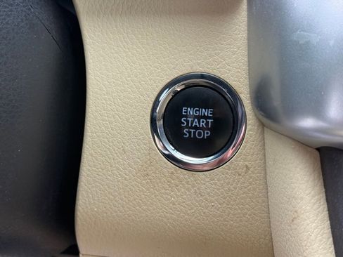 Used 2015 Toyota Highlander Limited w/ Driver Technology Package image 32