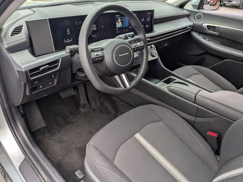 Used 2025 Hyundai Sonata SEL FWD image 17