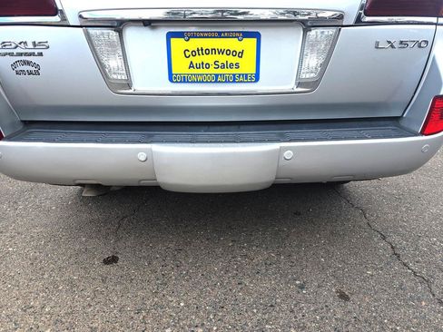 Used 2010 Lexus LX 570 4WD image 35