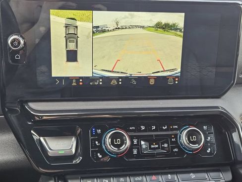 Used 2024 GMC Sierra 1500 AT4 w/ Technology Package AWD/4WD image 18