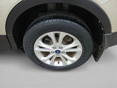 Used 2017 Ford Escape SE FWD image 8