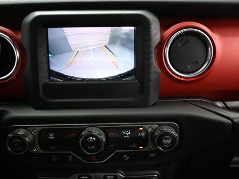 Used 2018 Jeep Wrangler Unlimited Rubicon w/ LED Lighting Group image 6