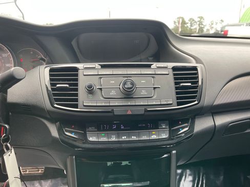 Used 2016 Honda Accord Sport image 16