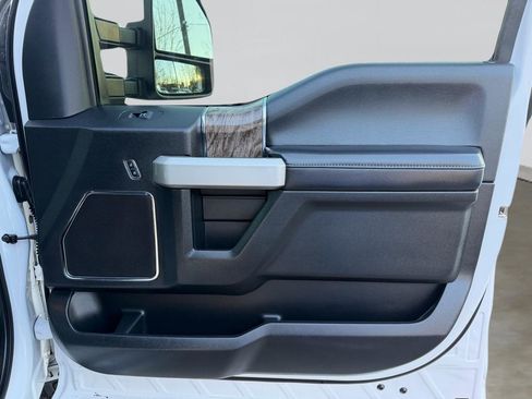 Used 2019 Ford F250 Lariat w/ Lariat Ultimate Package image 56