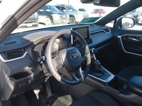 Used 2023 Toyota RAV4 SE image 15