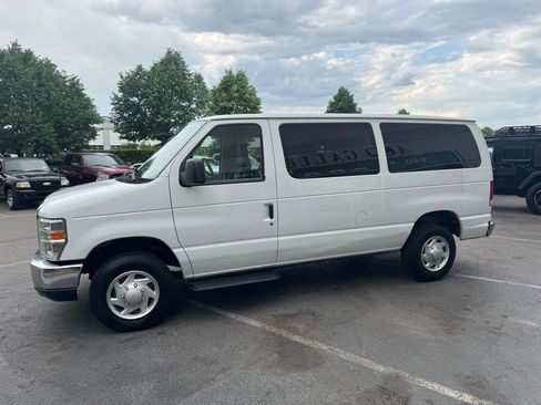 Used 2014 Ford E-350 and Econoline 350 XLT RWD image 16