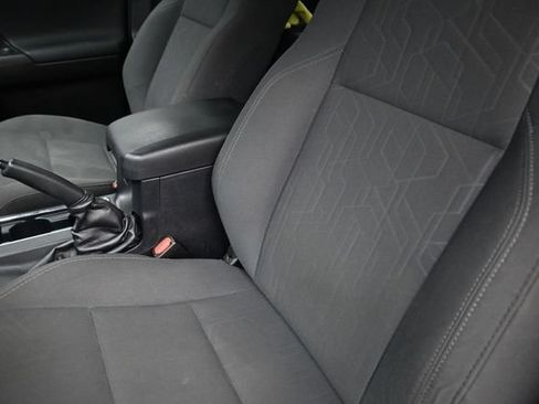 Used 2019 Toyota Tacoma TRD Off-Road AWD/4WD image 18