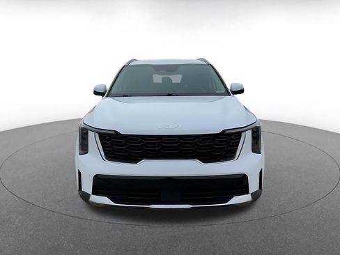 Used 2024 Kia Sorento S image 4