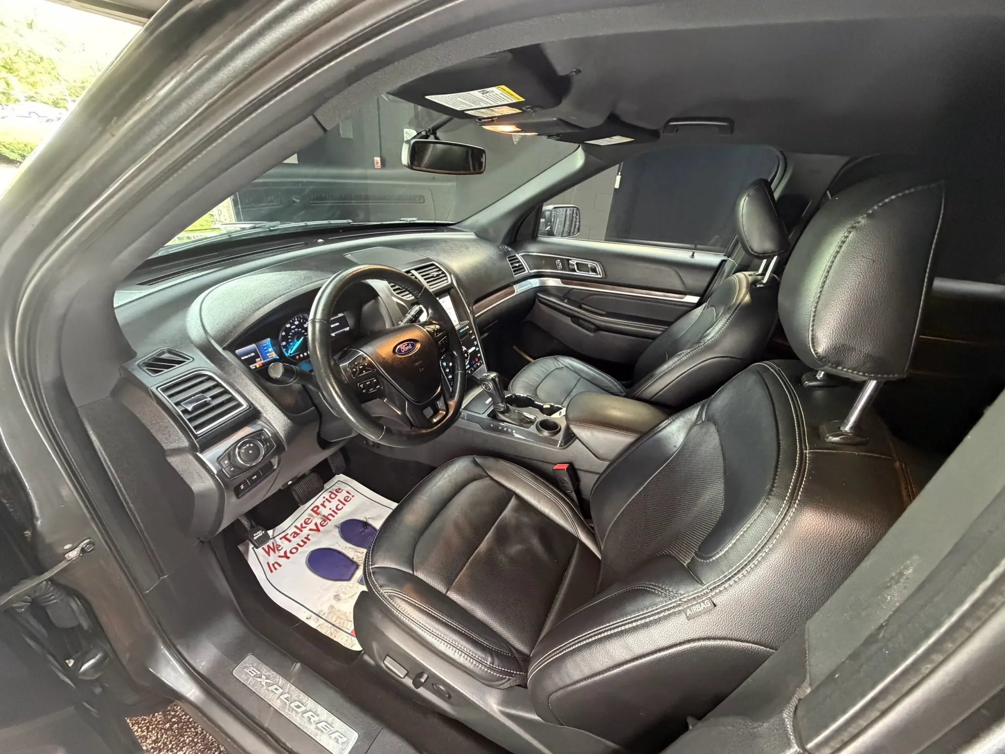 Used 2019 Ford Explorer Limited w/ Class III Trailer Tow Package FWD image 14