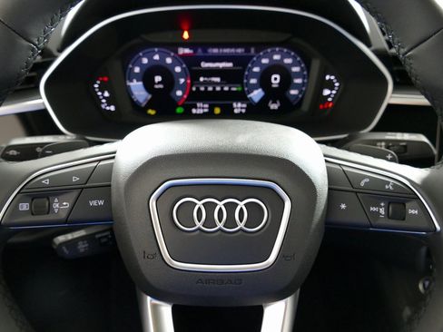 New 2025 Audi Q3 2.0T Premium image 16