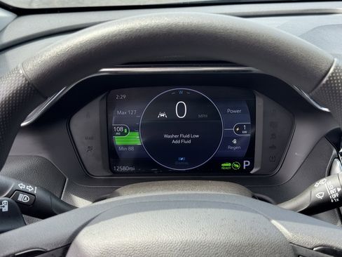 Used 2023 Chevrolet Bolt EUV LT image 18