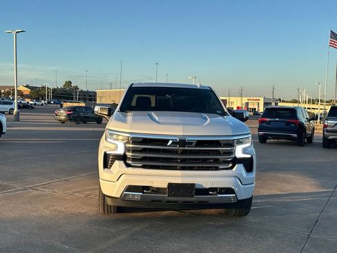 Used 2026 Chevrolet Silverado 1500 High Country AWD/4WD image 5
