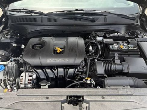 Certified 2022 Kia Forte LXS w/ LXS Technology Package FWD image 24