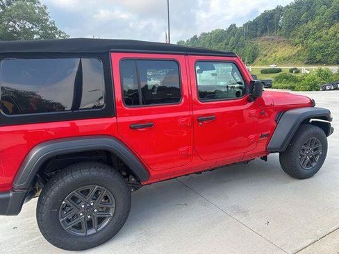 Used 2024 Jeep Wrangler Unlimited Sport AWD/4WD image 3