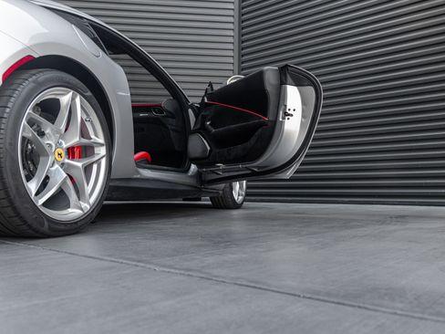 Used 2021 Ferrari Roma image 35