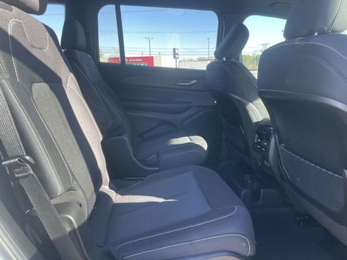 Certified 2025 Jeep Grand Cherokee L Laredo image 18