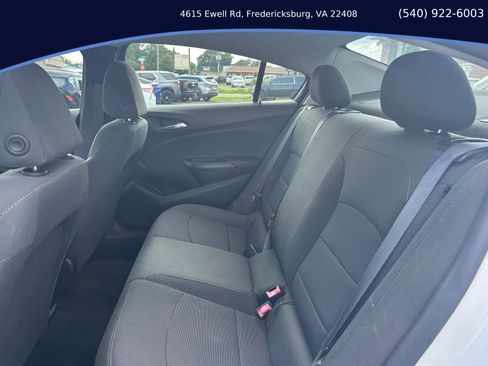 Used 2017 Chevrolet Cruze LS FWD image 12