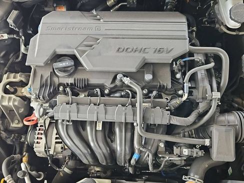 Used 2024 Hyundai Elantra SEL w/ Convenience Package FWD image 31