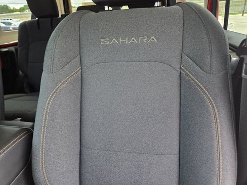 Used 2024 Jeep Wrangler Unlimited Sahara AWD/4WD image 18