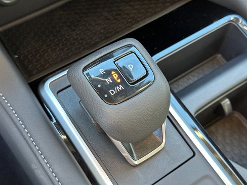 New 2025 Nissan Pathfinder SV w/ SV Premium Package image 34