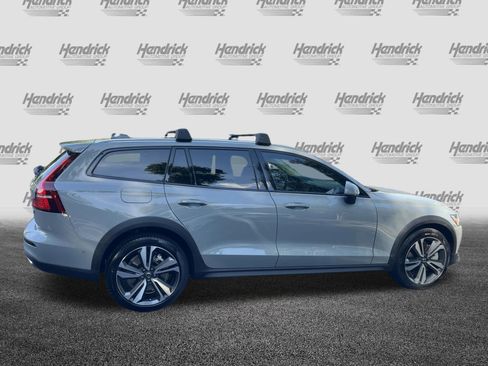 Used 2026 Volvo V60 B5 Cross Country Plus w/ Protection Package Premier AWD/4WD image 10