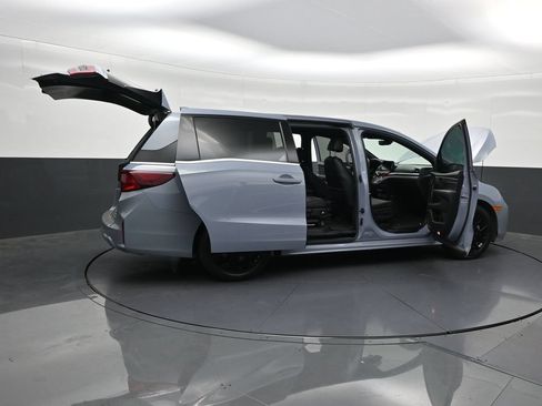Used 2025 Honda Odyssey Sport-L image 31
