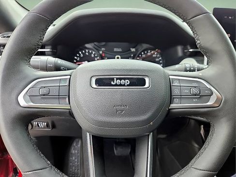 Used 2025 Jeep Compass Limited AWD/4WD image 24