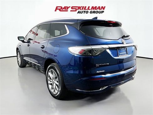 Used 2023 Buick Enclave Avenir w/ Avenir Technology Package image 5
