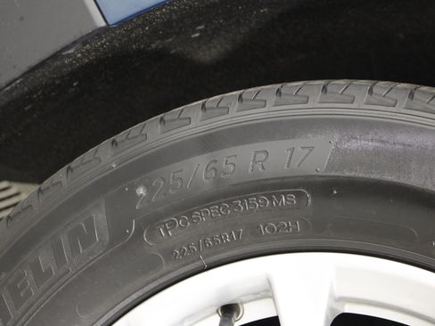 Used 2024 Chevrolet Equinox LS FWD image 35