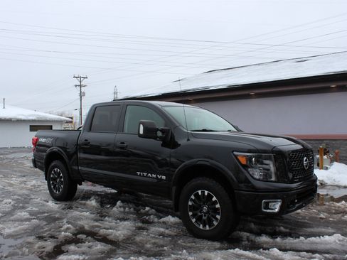 Used 2019 Nissan Titan PRO-4X w/ Pro-4x Utility Package image 2