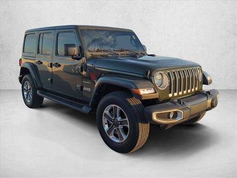 Used 2022 Jeep Wrangler Unlimited Sahara AWD/4WD image 3
