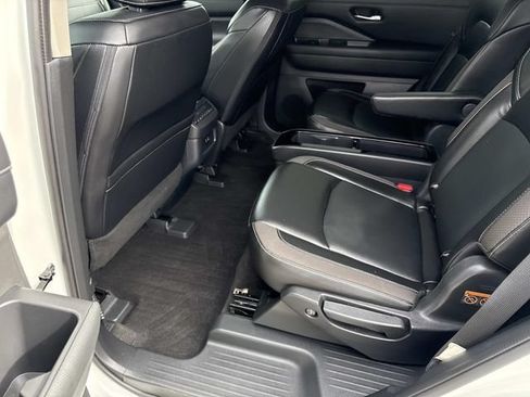 Used 2023 Nissan Pathfinder SL w/ SL Premium Package AWD/4WD image 14